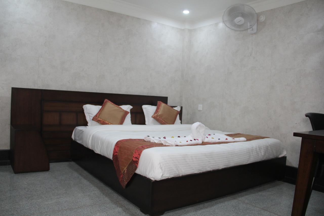 Hotel Silk Haldwāni 외부 사진