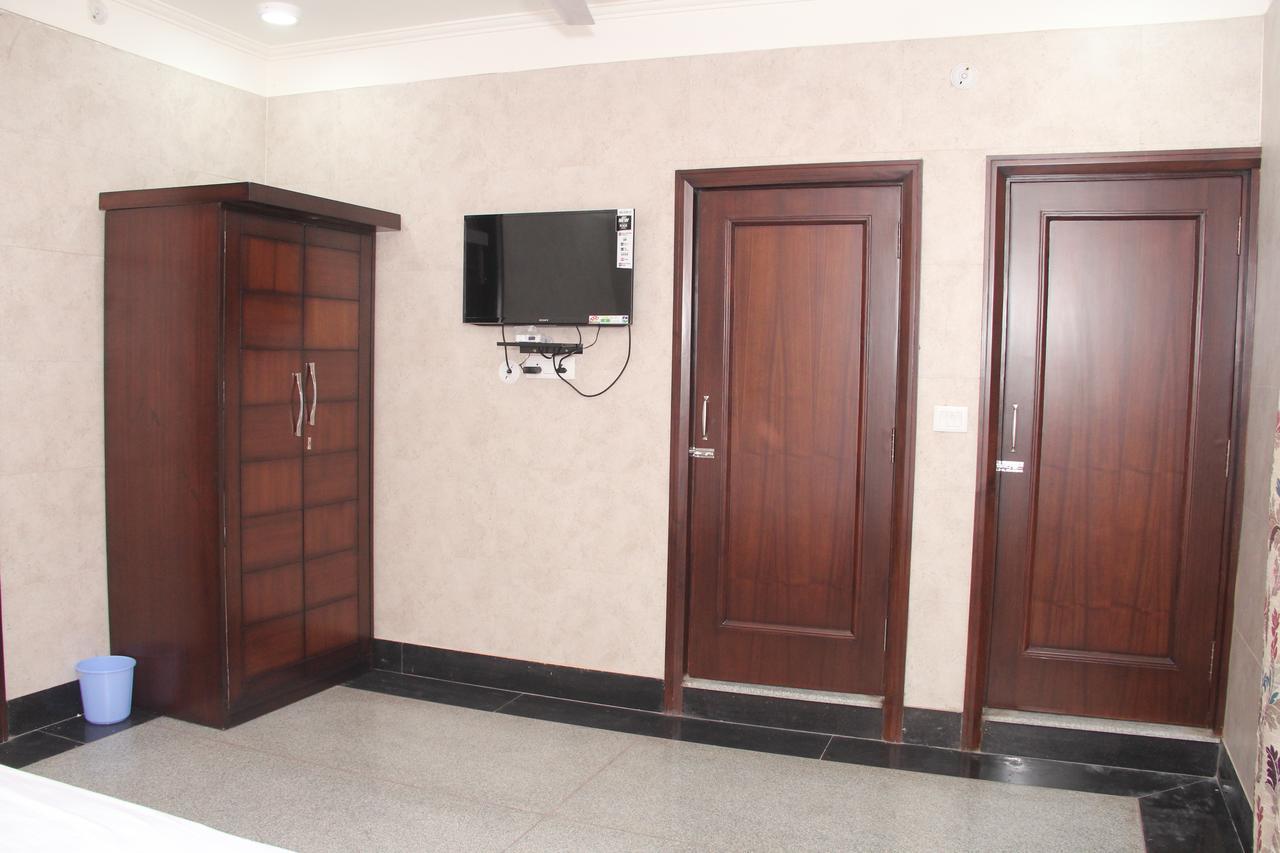 Hotel Silk Haldwāni 외부 사진
