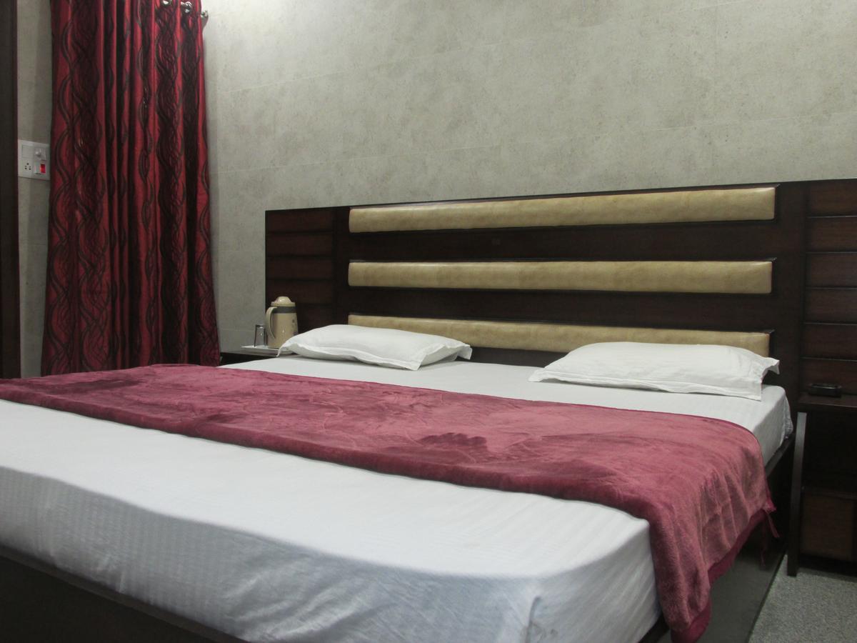Hotel Silk Haldwāni 외부 사진